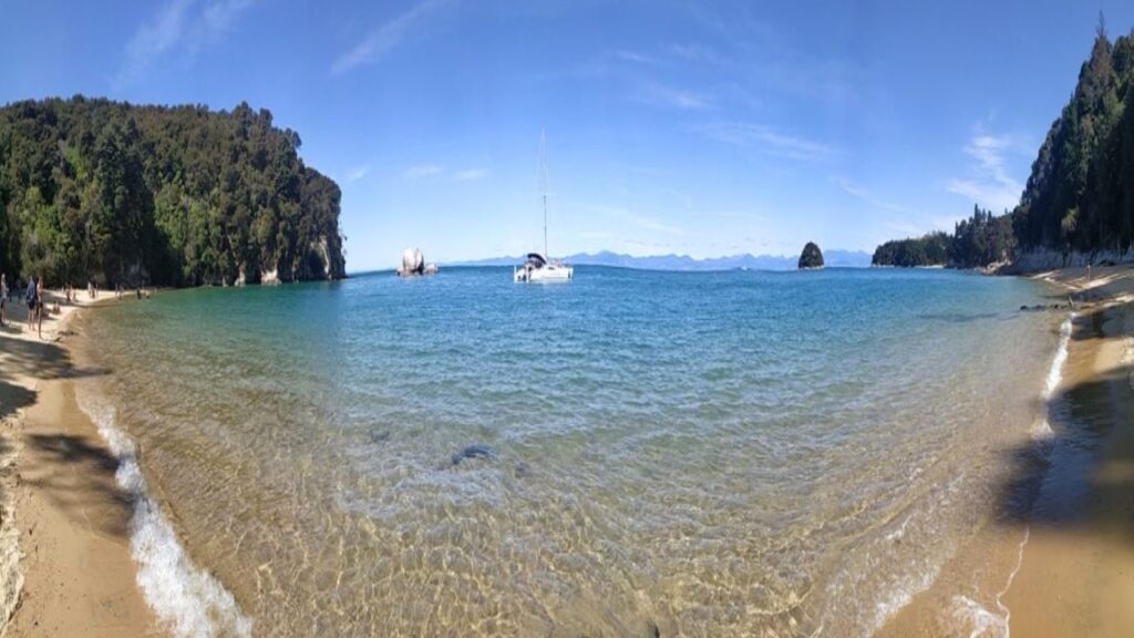 split apple rock beach