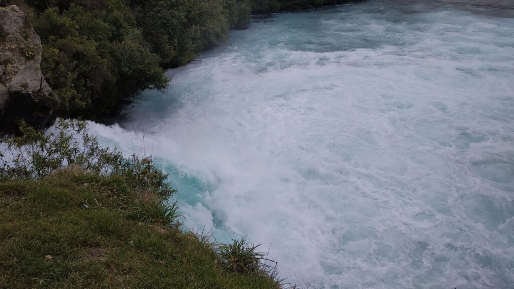 the mouth of huka falls