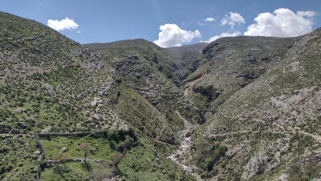 ali pasha bridge hike