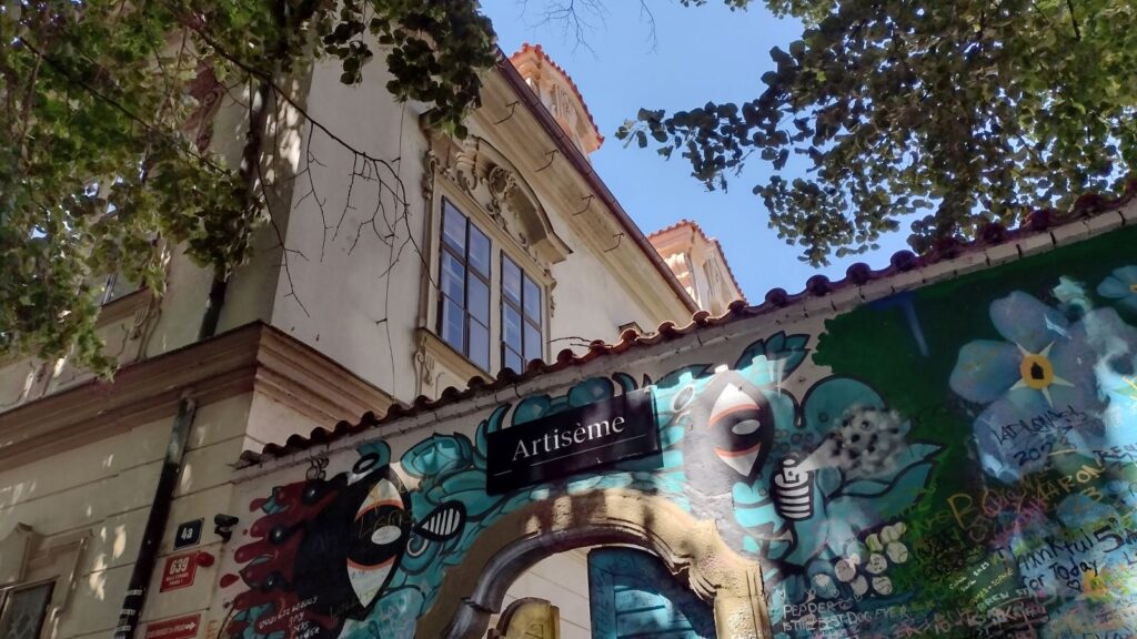 lennon wall prague