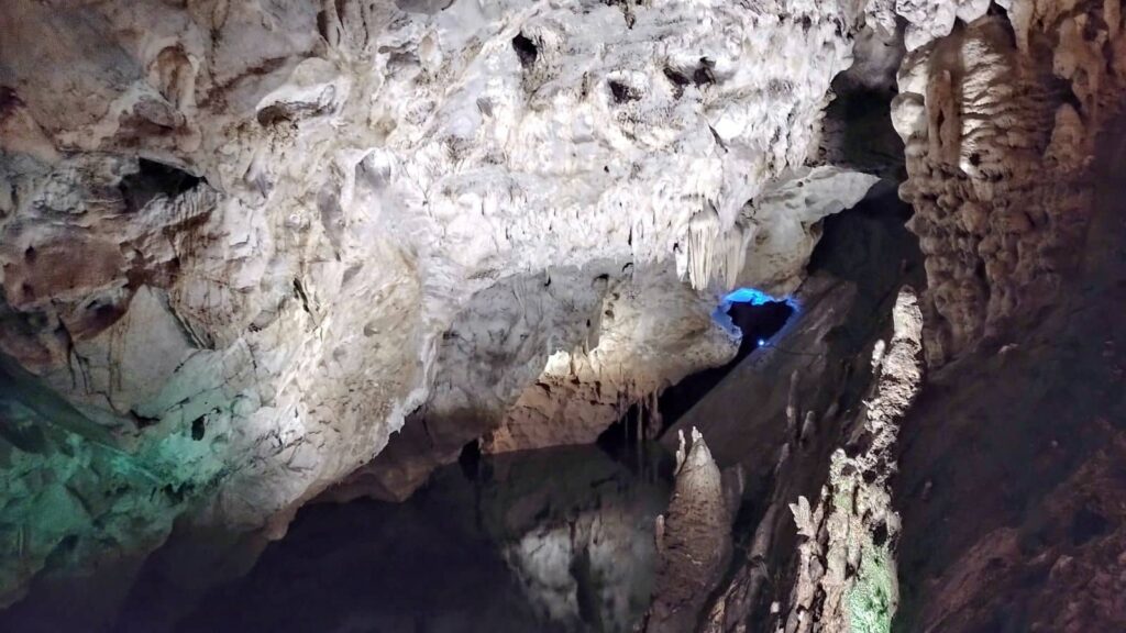 vrelo cave