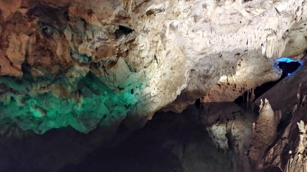 vrelo cave