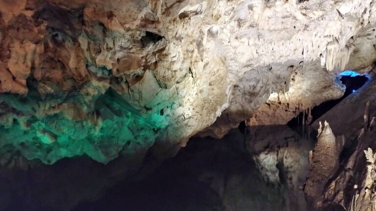 vrelo cave