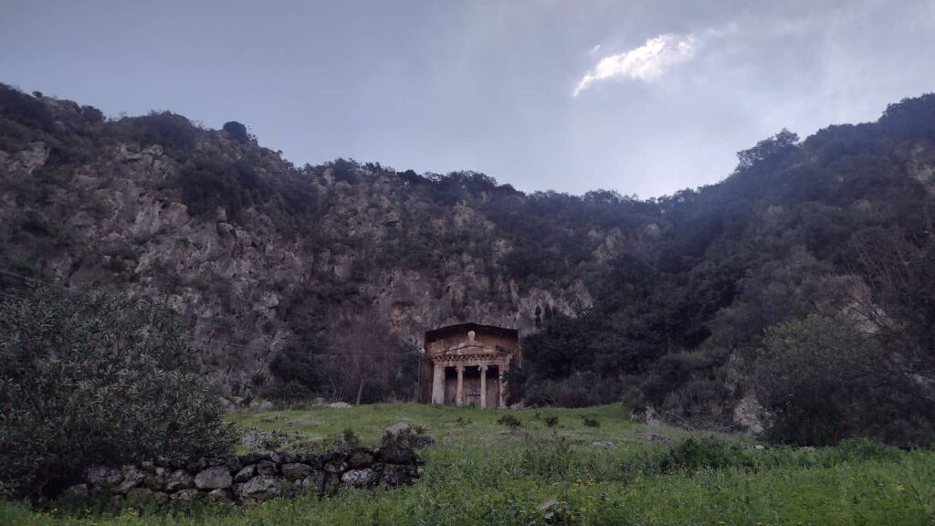 amyntas rock tombs