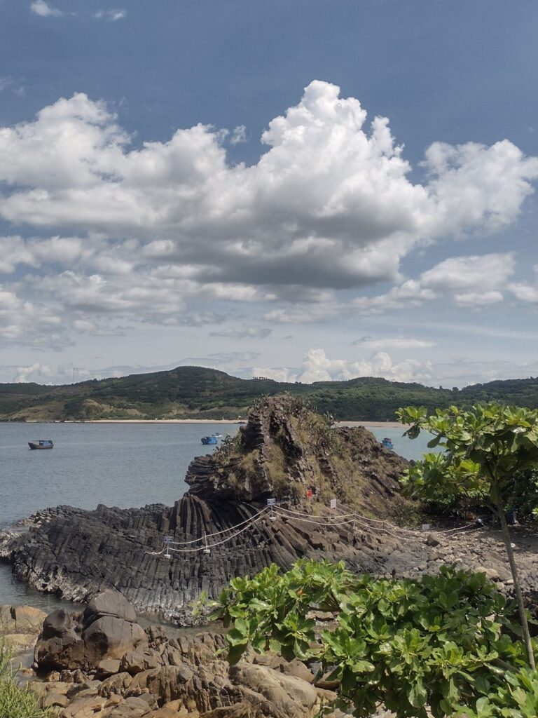 stone plates cliff vietnam