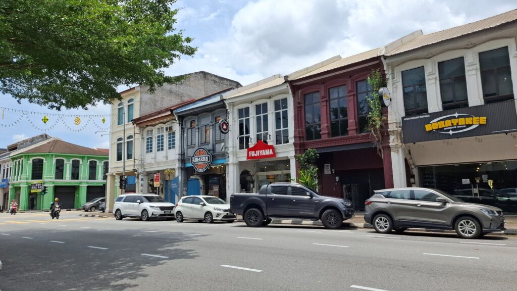 thrift stores ipoh