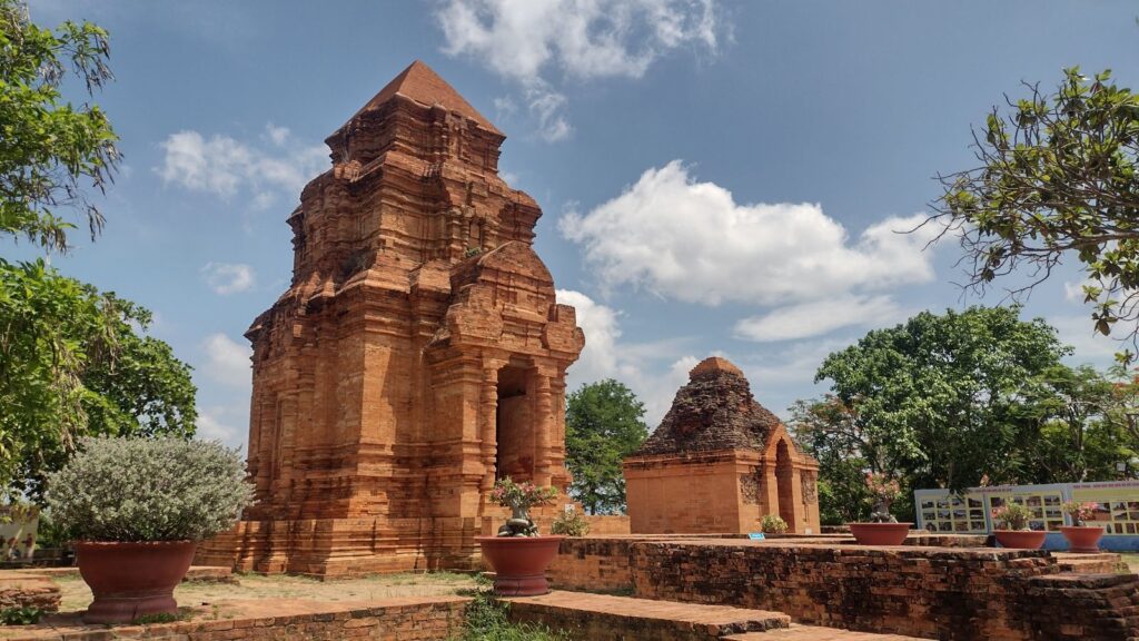 cham towers mui ne