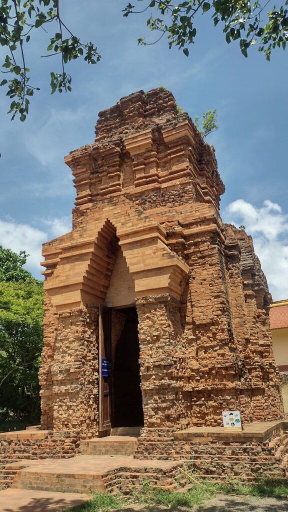 cham towers vietnam