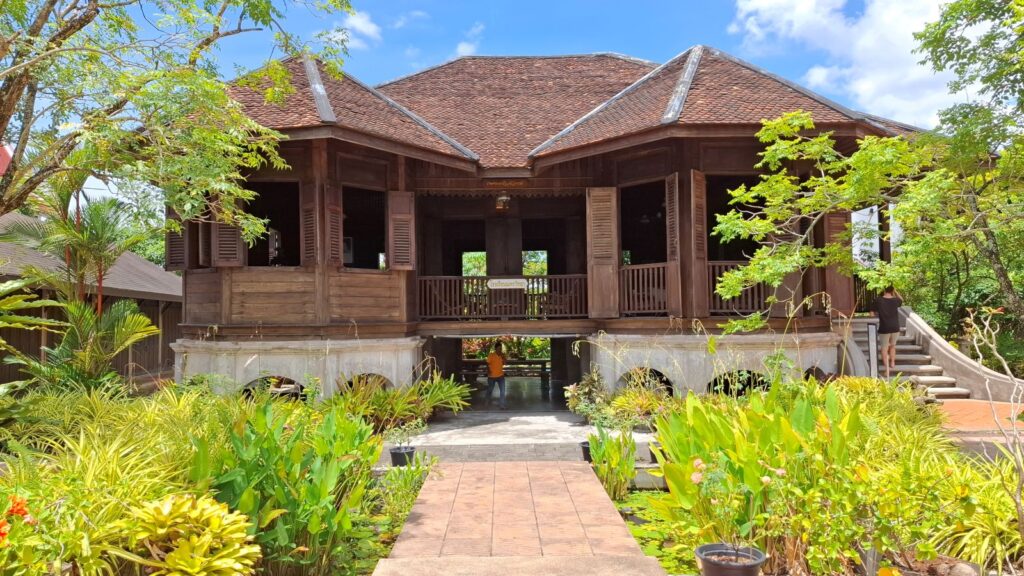 baan than khun