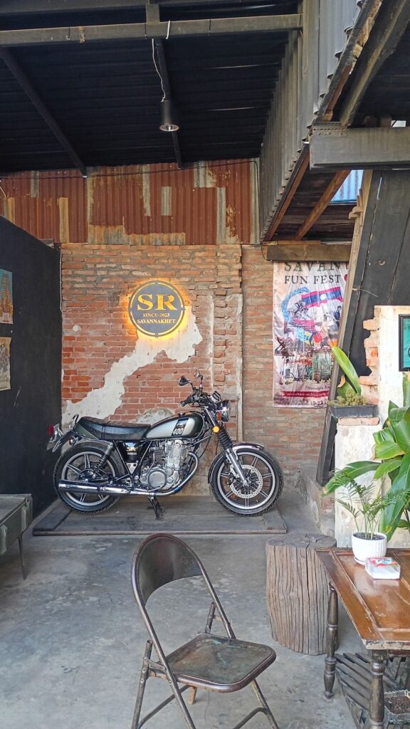 savannakhet cafes