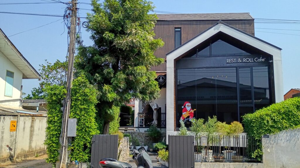 rest and roll cafe