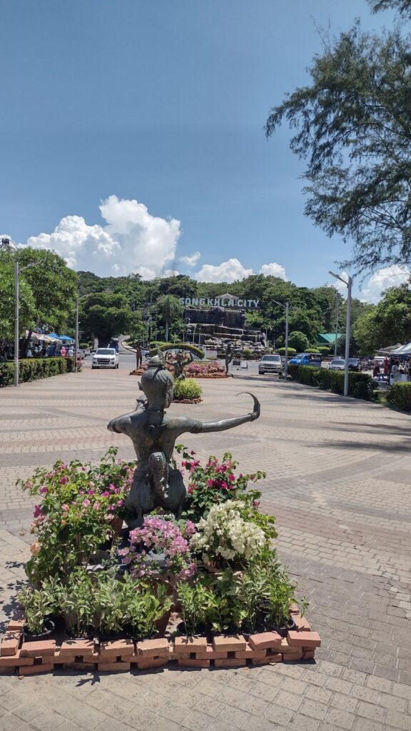 songkhla statues