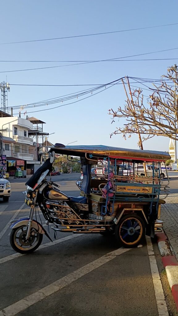 tuk tuk mukdahan