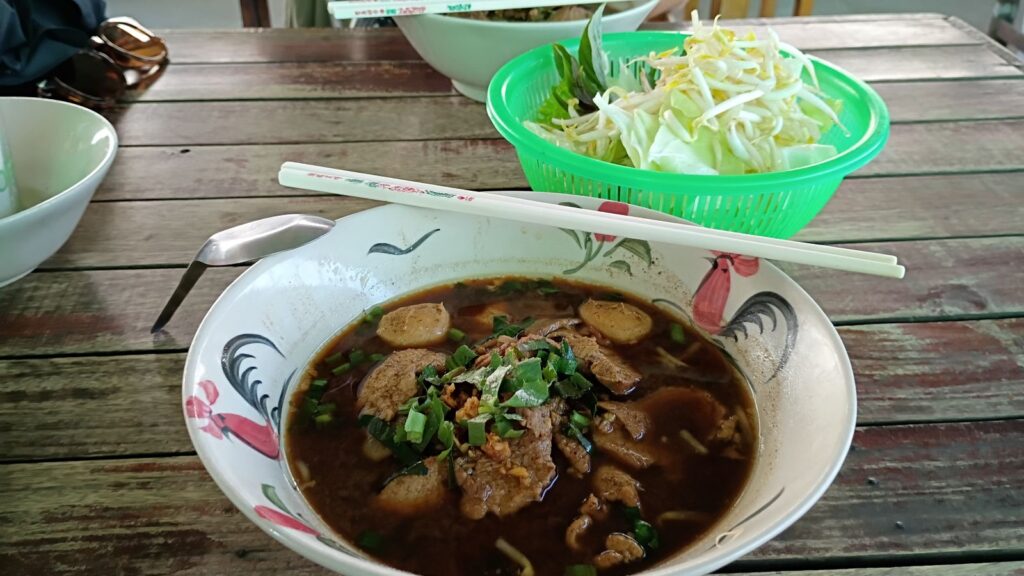 boat noodles in mukdahan