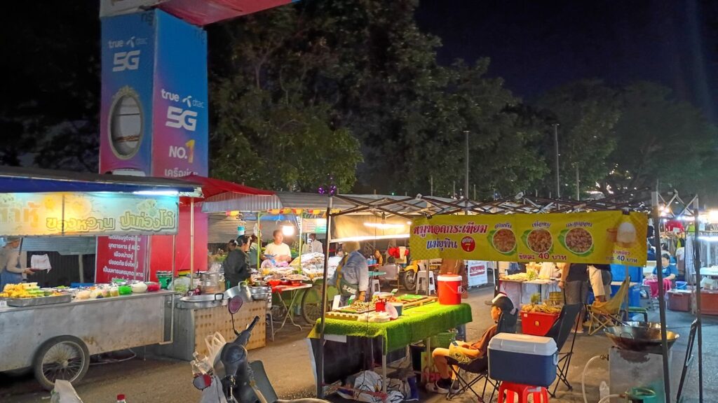 mukdahan night market